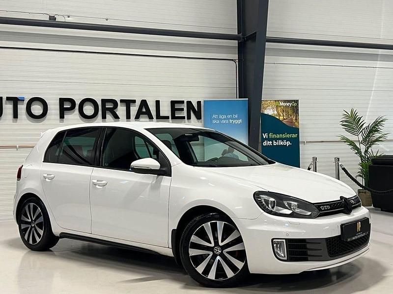 Begagnad VW Golf VII GTD 170 HK (125 kW) 2012 Vit Halvkombi
