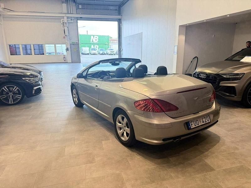 Begagnad Peugeot 307 CC 141 HK (103 kW) 2008 Grå Cab
