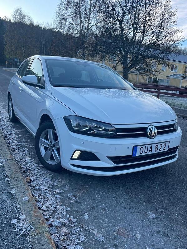 Begagnad 2018 VW Polo Halvkombi | 98 000 kr - Bild 1/4