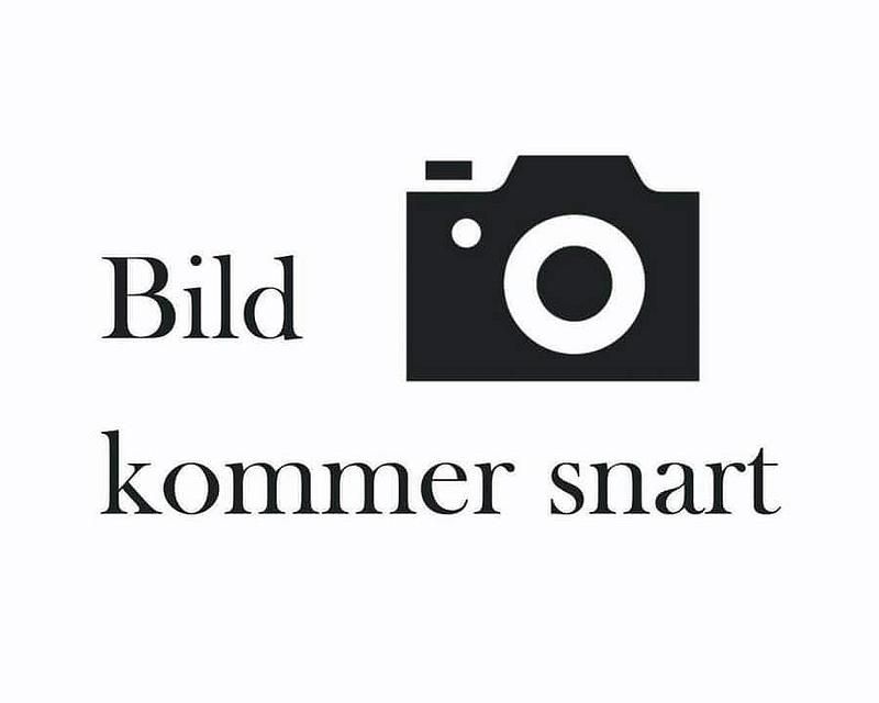 Ljusgrå Begagnad 2001 Mercedes C180 Elegance Sedan | 89 900 kr - Bild 1/1