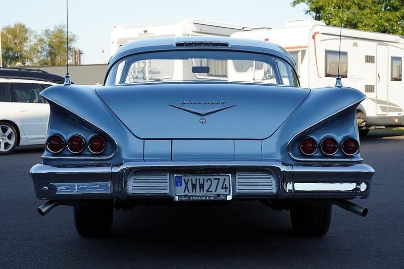 Begagnad Chevrolet Coupé Sport 188 HK (138 kW) 1958 Silver blue Sportkupé