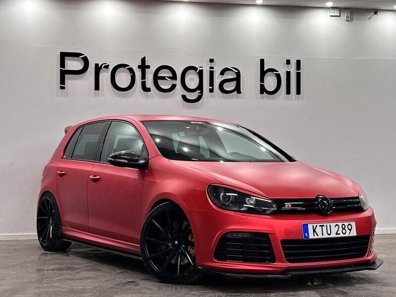 Begagnad VW Golf VI R 375 HK (275 kW) 2010 Mörkblå Halvkombi