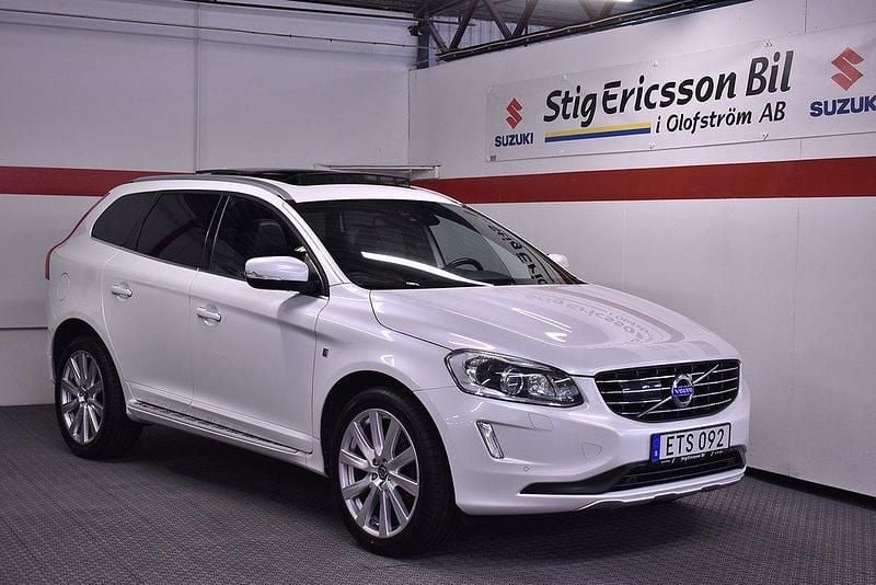Vit Begagnad 2015 Volvo XC60 Ocean Race SUV | 238 500 kr (Dyr) - Bild 1/4