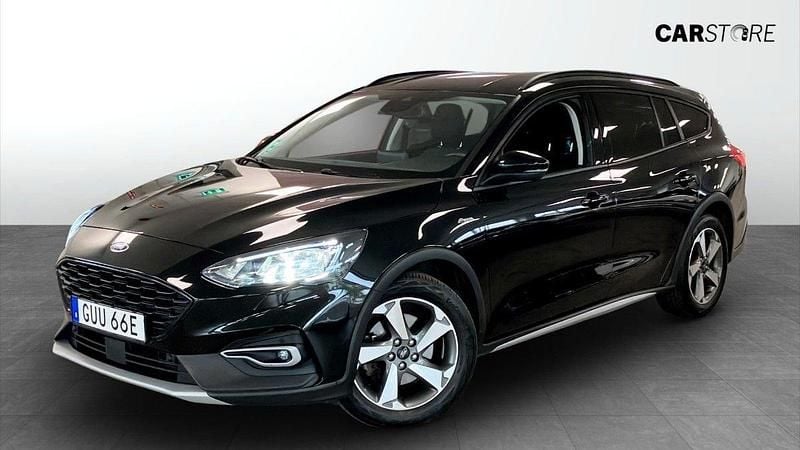Svart (black) Begagnad 2022 Ford Focus Active Kombi | 194 900 kr (Marknadspris) - Bild 1/4