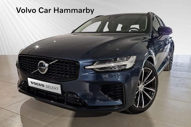 Blå Begagnad 2024 Volvo V60 Plus Kombi | 484 900 kr (Marknadspris) - Bild 1/2