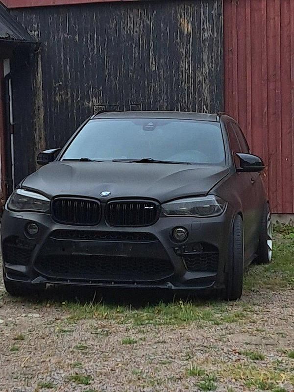 Svart Begagnad 2016 BMW X5 M SUV | 405 000 kr - Bild 1/1