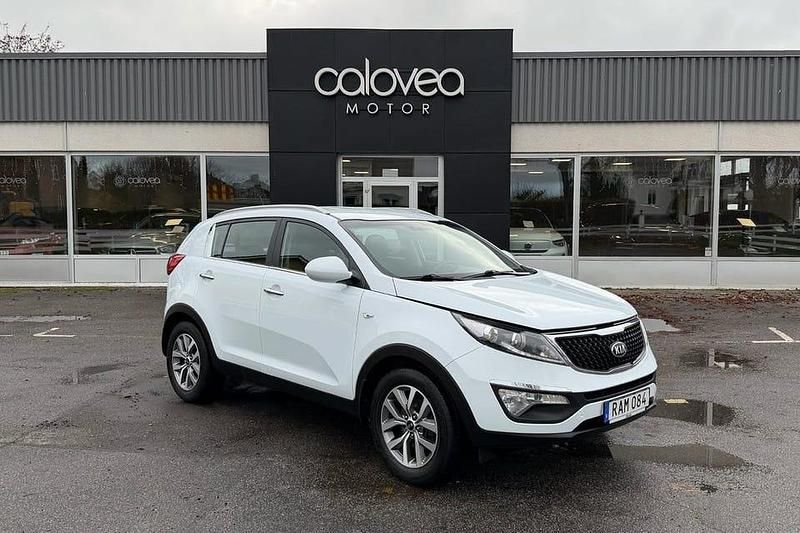 Vit Begagnad 2015 Kia Sportage Plus SUV | 119 900 kr (Marknadspris) - Bild 1/4