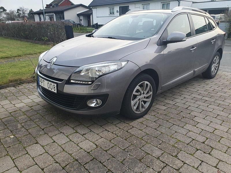 Grå Begagnad 2013 Renault Mégane GrandTour Kombi | 89 500 kr (Dyr) - Bild 1/4