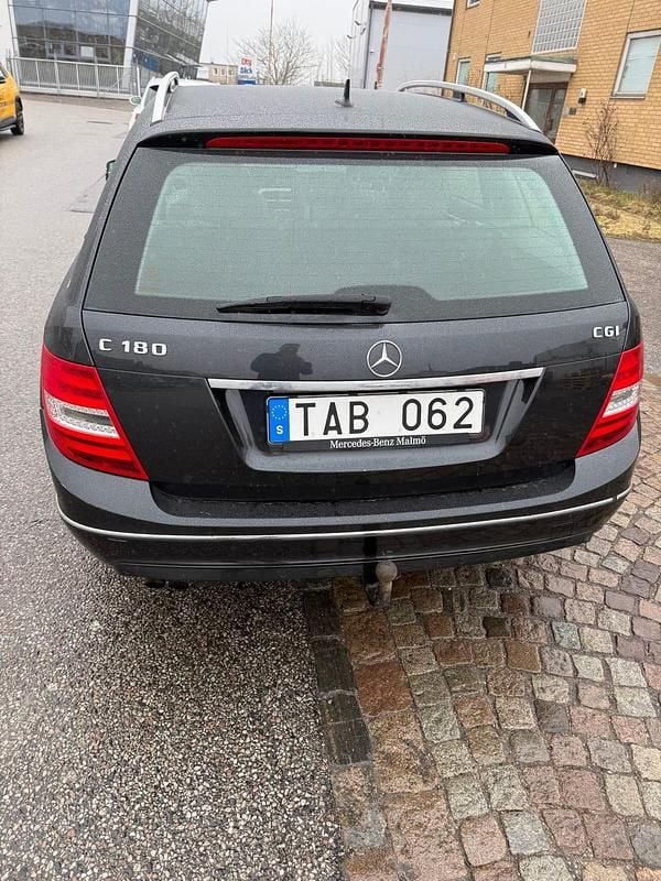 Begagnad Mercedes C180 156 HK (114 kW) 2012