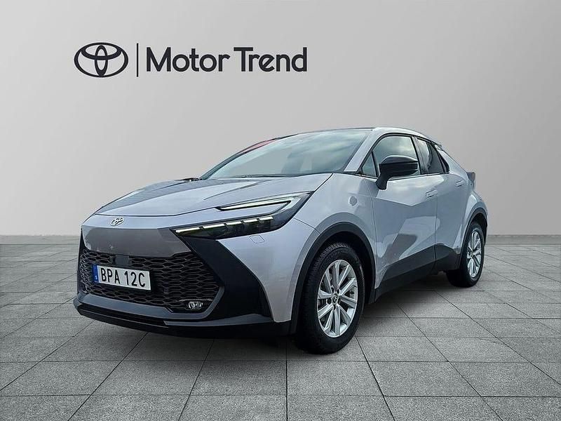 Begagnad Toyota C-HR Style 141 HK (103 kW) 2024 Silver SUV