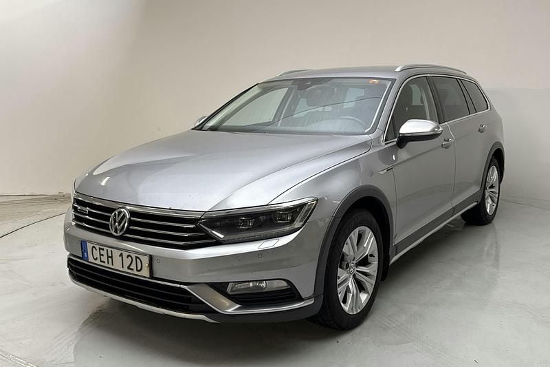 Silver Begagnad 2019 VW Passat Alltrack Kombi | 119 000 kr (Marknadspris) - Bild 1/4