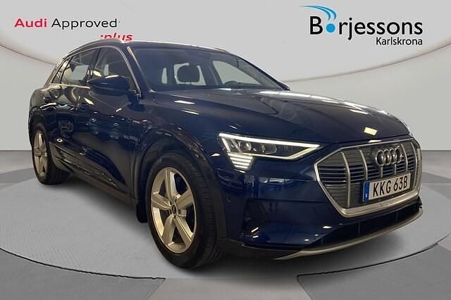 Navarrablå metallic Begagnad 2022 Audi e-tron Proline SUV | 449 000 kr - Bild 1/4