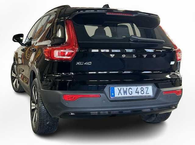 Begagnad Volvo XC40 Single Motor 175 kW (238 HK) 2023 Svart SUV