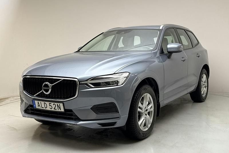 Begagnad Volvo XC60 Momentum 190 HK (139 kW) 2019 Ljusblå SUV