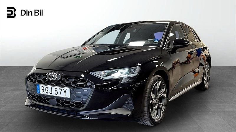 Svart Begagnad 2025 Audi A3 Sportback Proline Halvkombi | 329 000 kr (Lite dyr) - Bild 1/4
