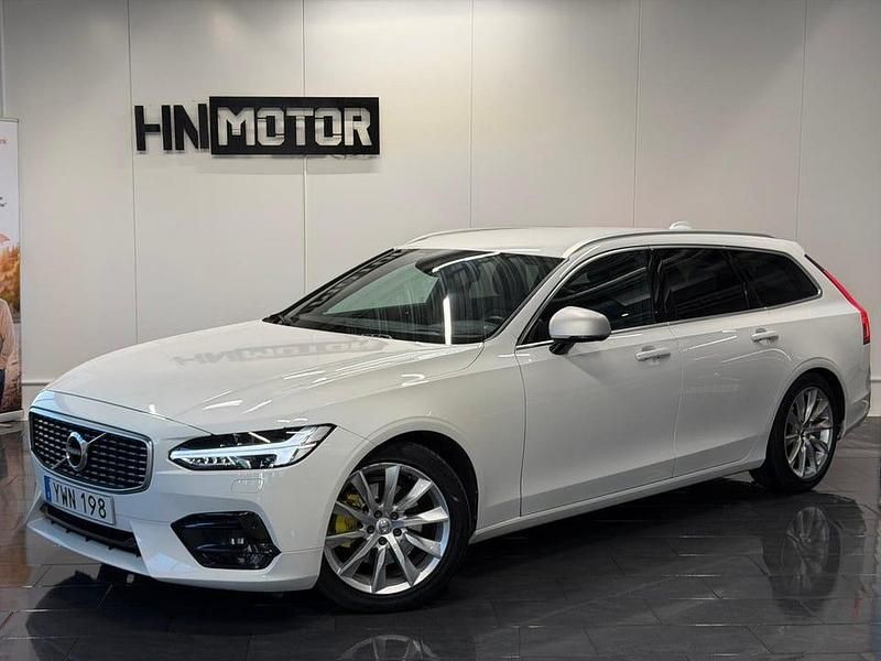 Vit Begagnad 2017 Volvo V90 R-Design Kombi | 269 900 kr (Dyr) - Bild 1/4