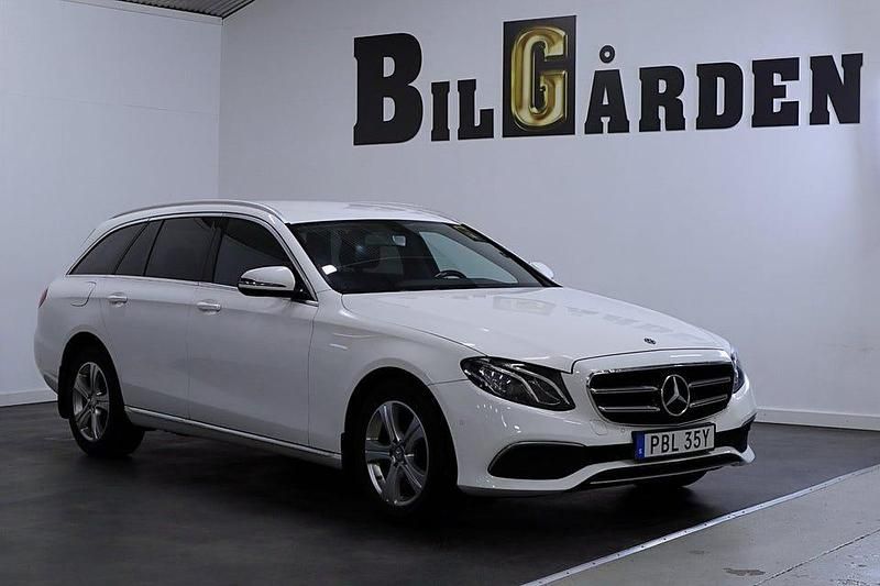 Vit Begagnad 2019 Mercedes E220 Avantgarde Kombi | 139 900 kr - Bild 1/4