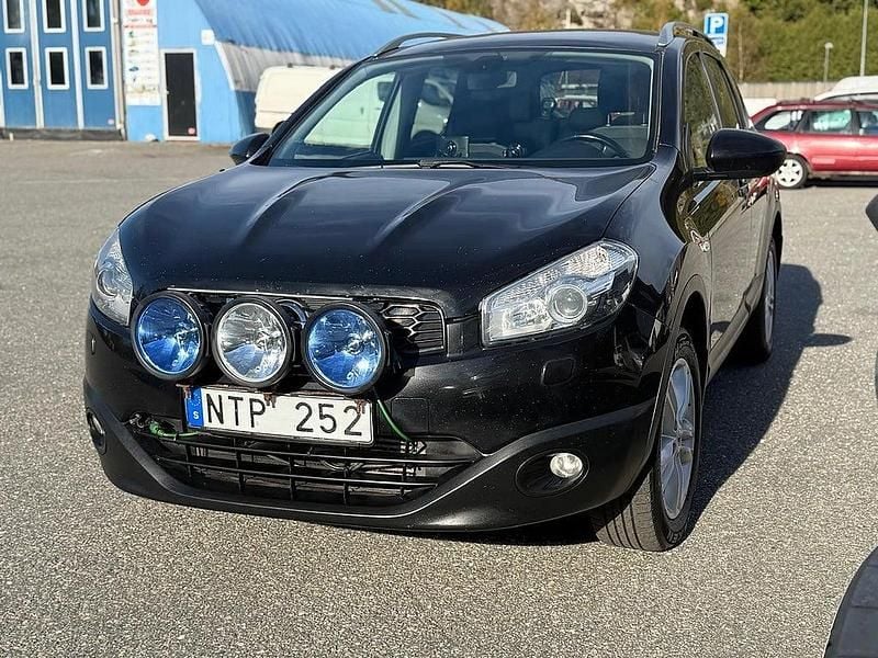 Svart Begagnad 2011 Nissan Qashqai +2 SUV | 42 000 kr (Superpris) - Bild 1/4