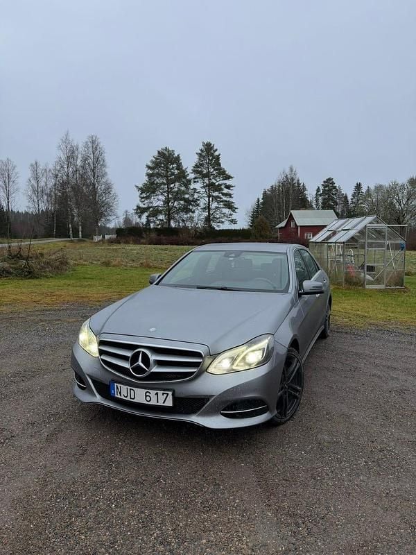 Begagnad 2014 Mercedes E220 Sedan | 150 000 kr (Marknadspris) - Bild 1/4