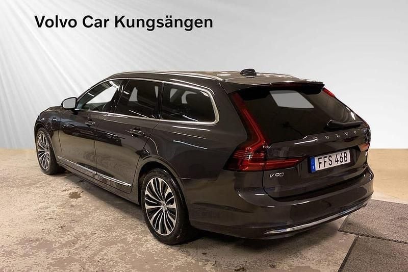 Begagnad Volvo V90 Core 355 HK (261 kW) 2023 Grå Kombi