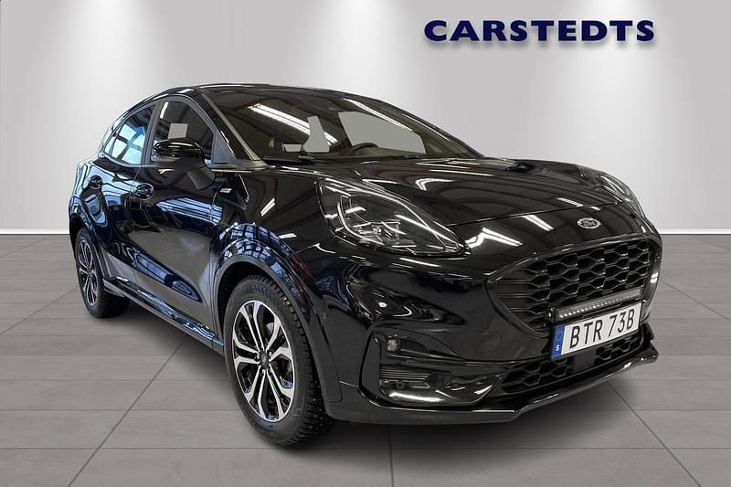 Svart Begagnad 2021 Ford Puma ST-Line SUV | 188 900 kr (Marknadspris) - Bild 1/4