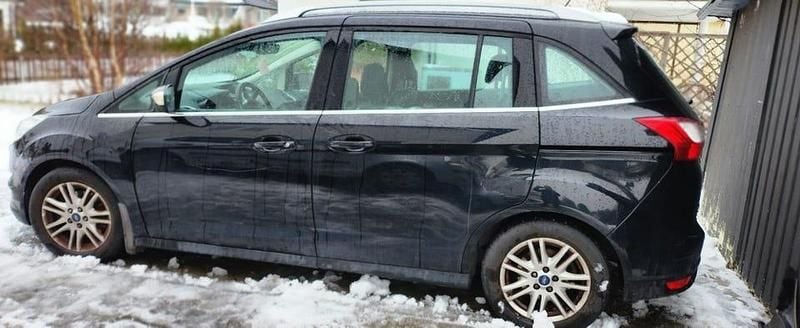Begagnad Ford Grand C-Max 100 HK (73 kW) 2014 Svart Minibuss