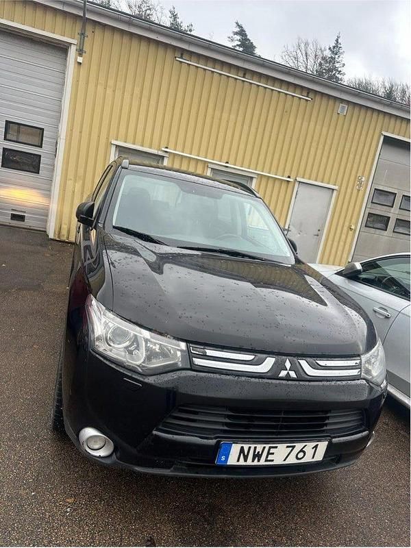 Begagnad 2013 Mitsubishi Outlander SUV | 49 900 kr (Marknadspris) - Bild 1/1