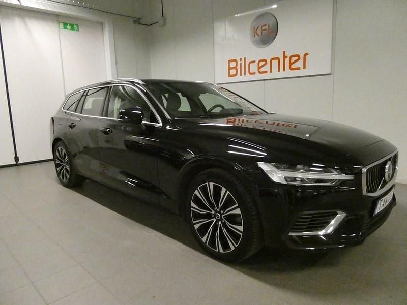 Svart Begagnad 2023 Volvo V60 Kombi | 359 900 kr (Marknadspris) - Bild 1/3