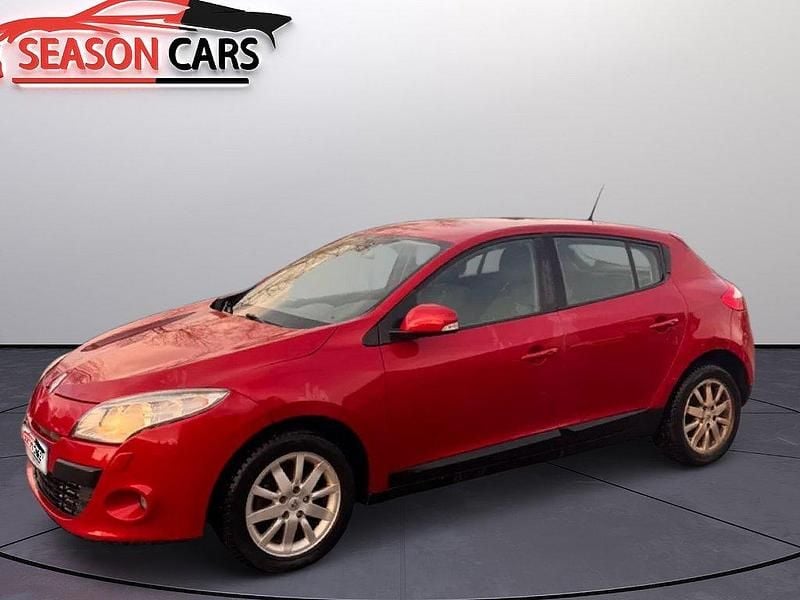 Röd Begagnad 2011 Renault Mégane III Halvkombi | 29 900 kr - Bild 1/3