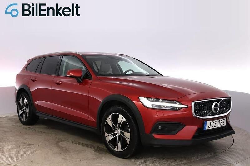 Röd Begagnad 2021 Volvo V60 CC Kombi | 259 900 kr (Marknadspris) - Bild 1/4