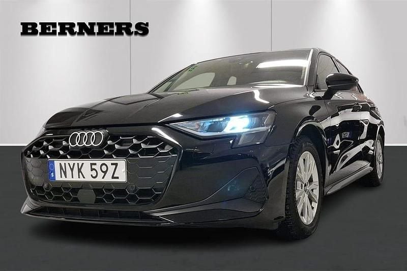 Svart Begagnad 2025 Audi A3 | 324 900 kr (Lite dyr) - Bild 1/4