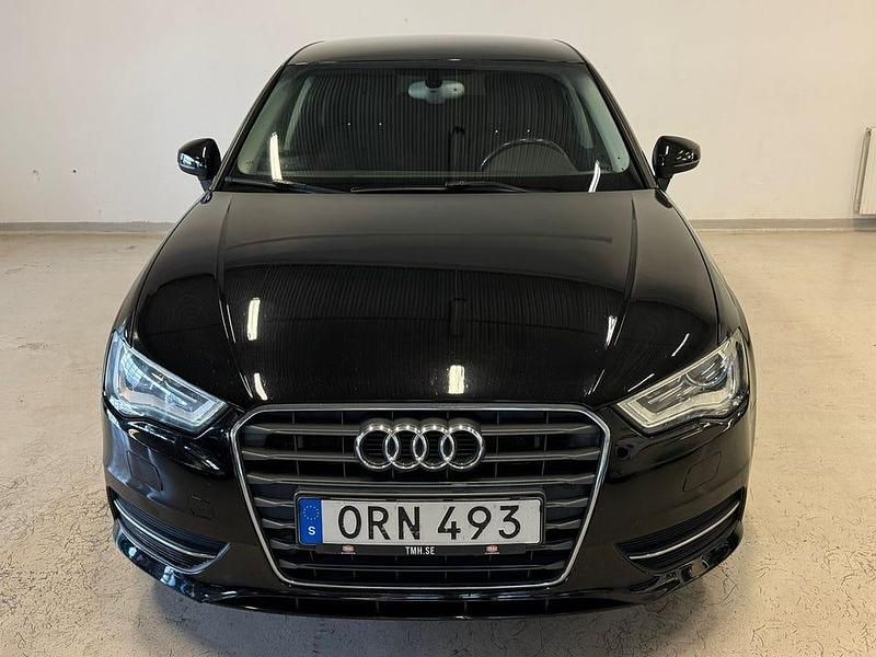 Begagnad Audi A3 Attraction 105 HK (77 kW) 2013 Svart