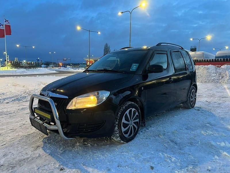 Begagnad Skoda Roomster 90 HK (66 kW) 2015 Svart Minibuss