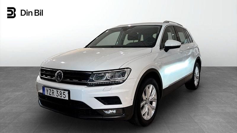 Vit Begagnad 2017 VW Tiguan Comfortline SUV | 209 900 kr (Marknadspris) - Bild 1/4