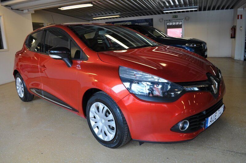 Röd Begagnad 2014 Renault Clio IV Halvkombi | 99 000 kr (Lite dyr) - Bild 1/4