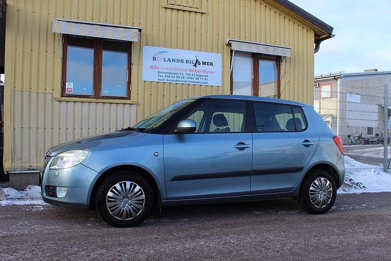 Grå Begagnad 2007 Skoda Fabia Halvkombi | 29 500 kr (Marknadspris) - Bild 1/4