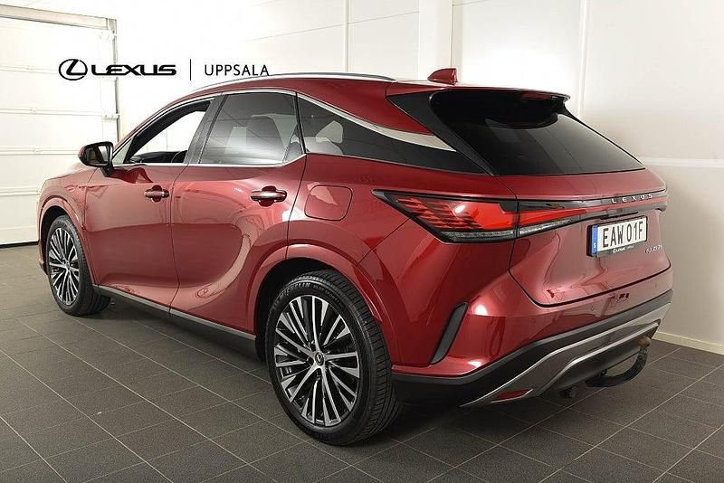 Begagnad Lexus RX450h+ 2023 Röd