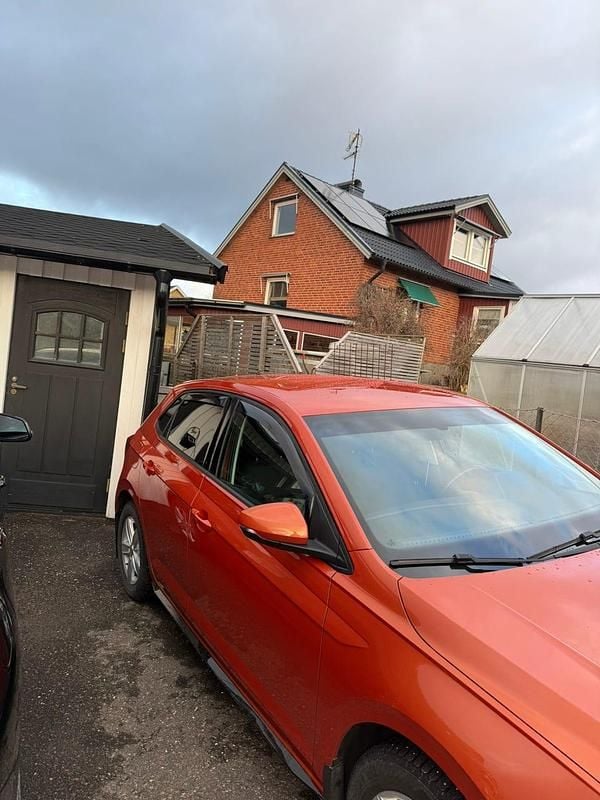 Begagnad VW Polo 95 HK (69 kW) 2019 Orange/svart Halvkombi