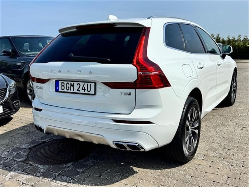 Begagnad Volvo XC60 Momentum 392 HK (288 kW) 2020 Vit SUV