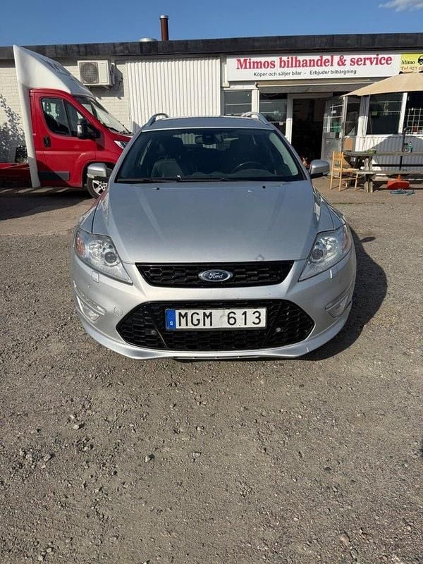 Grå Begagnad 2012 Ford Mondeo Business Edition Kombi | 49 900 kr (Marknadspris) - Bild 1/4