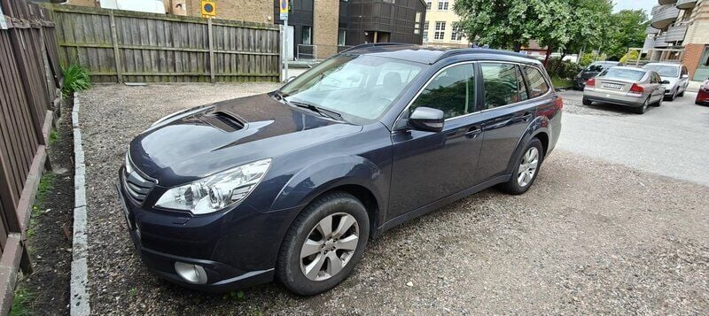 Grå Begagnad 2010 Subaru Outback SUV | 34 000 kr (Marknadspris) - Bild 1/4