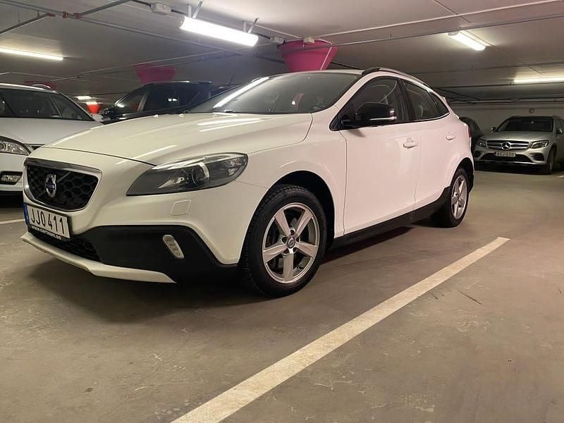 Begagnad 2015 Volvo V40 CC Kombi | 149 000 kr (Bra pris) - Bild 1/4
