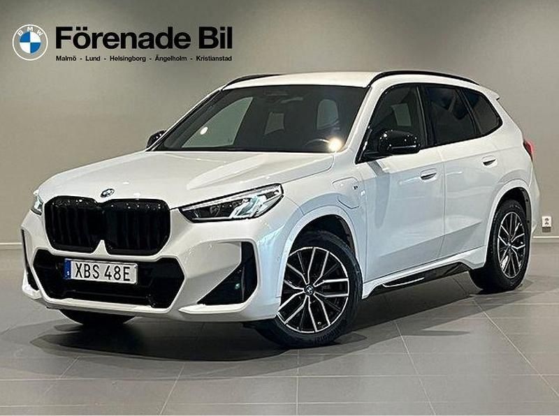 Vit Begagnad 2024 BMW X1 M Sport SUV | 549 000 kr (Lite dyr) - Bild 1/4