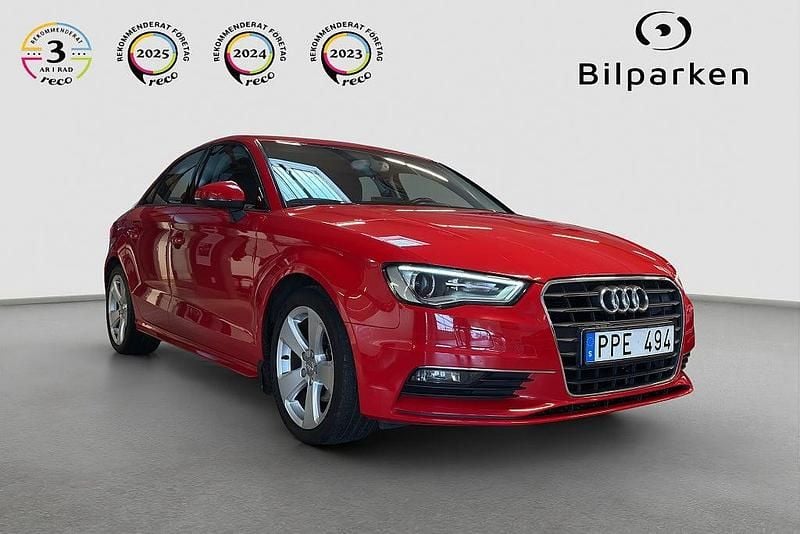 Begagnad Audi A3 Ambition 140 HK (102 kW) 2013 Röd Sedan