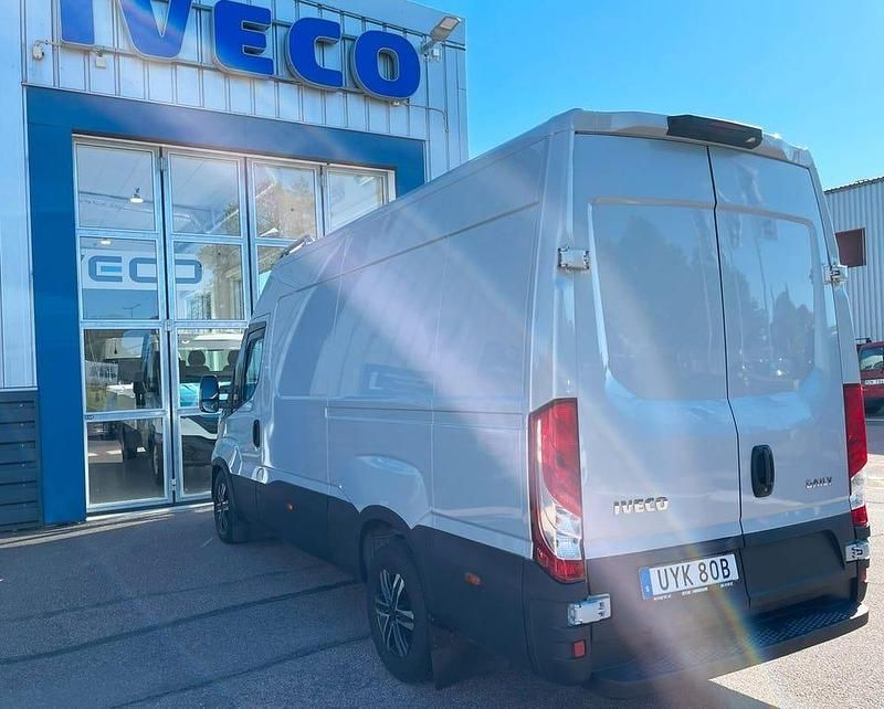 Begagnad Iveco Daily 136 HK (100 kW) 2022 Vit Van