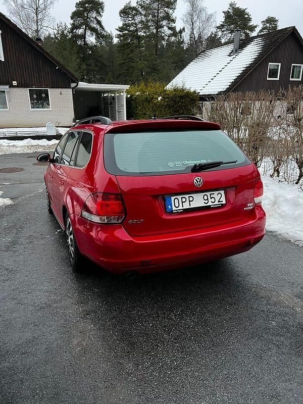 Begagnad VW Golf VI 105 HK (77 kW) 2010 Halvkombi