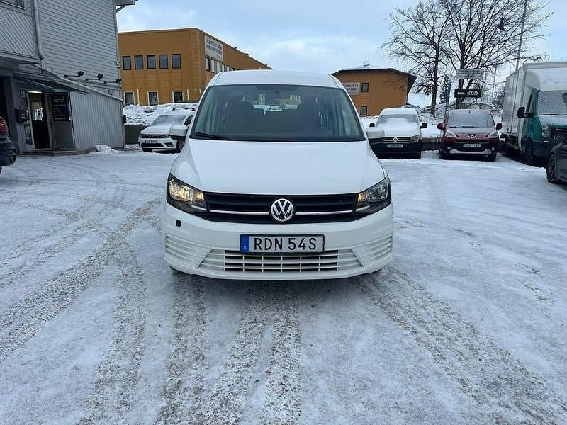 Begagnad VW Caddy Maxi Life 102 HK (75 kW) 2019 Vit Minibuss