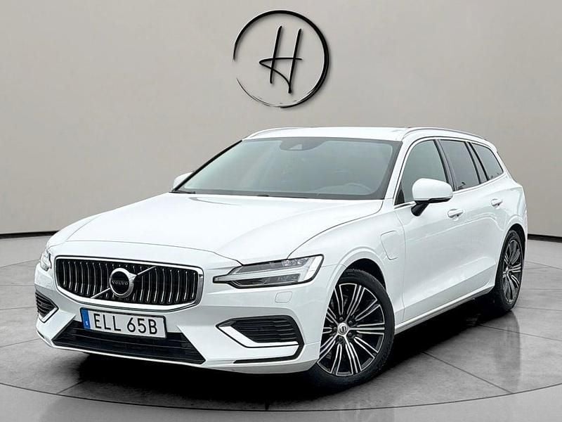Begagnad Volvo V60 Inscription 253 HK (186 kW) 2021 Vit Kombi