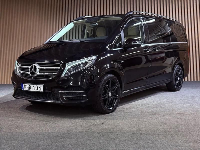 Svart Begagnad 2017 Mercedes V250 Avantgarde Minibuss | 397 400 kr (Marknadspris) - Bild 1/4
