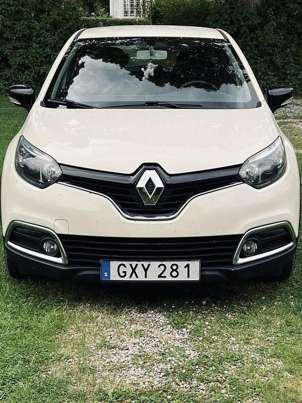 Vit Begagnad 2015 Renault Captur SUV | 74 000 kr (Bra pris) - Bild 1/4